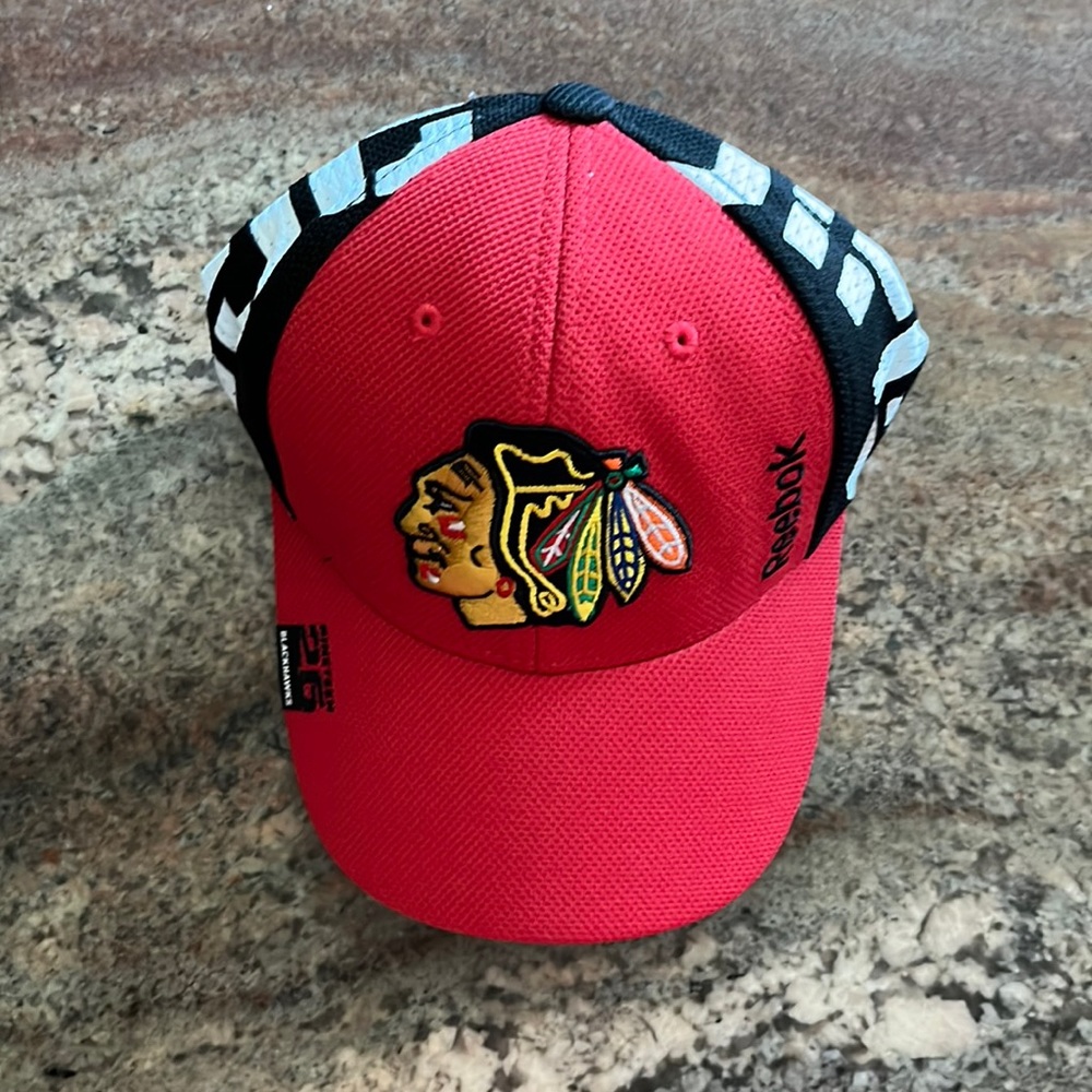 EUC Chicago Blackhawks Hat